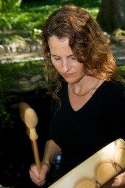 shaman-mara-bishop-drumming-for-a-client