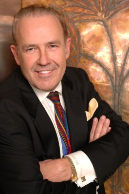 DSC_0014Head shot with sleeve Best