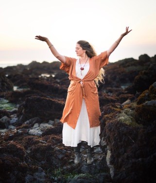 guru-jagat-cambria-lisandra-vasquez