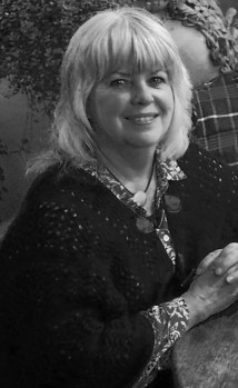 Estrella dinner B&amp;W