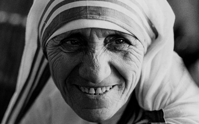 20151218T0932-364-CNS-MOTHER-TERESA-SAINTHOOD-CAUSES_crop