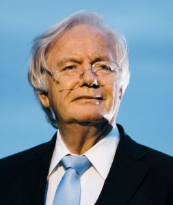 _DSC7398 Etwas Lächelnd Ausschnitt11